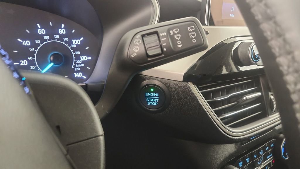 Used 2022 Ford Escape SEL image 22