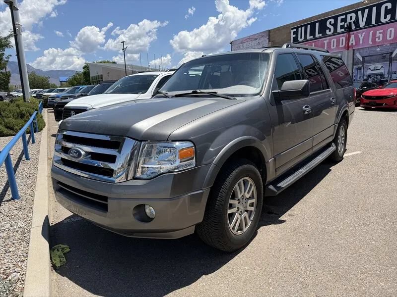 Used 2011 Ford Expedition EL XLT RWD image 3