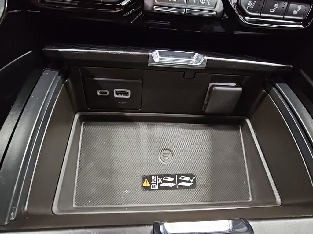 Used 2022 GMC Yukon XL Denali image 22