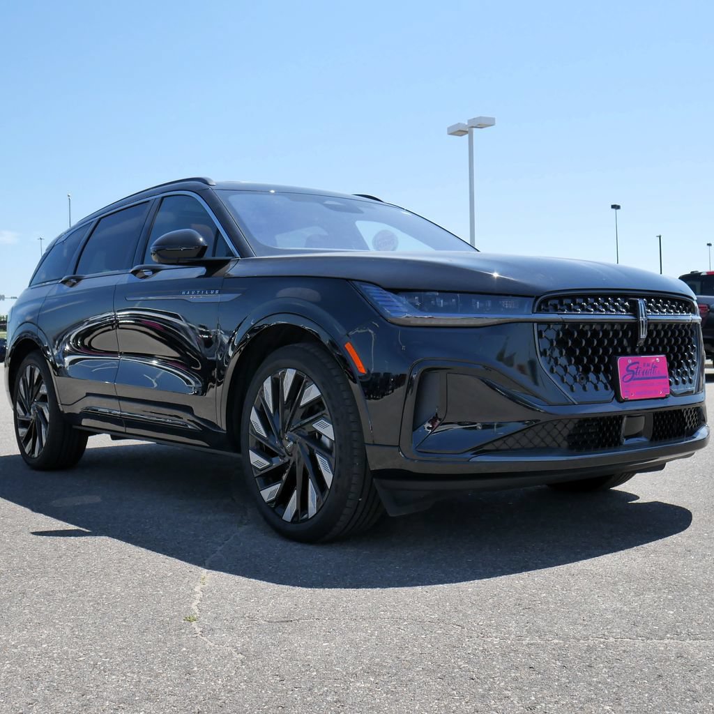 Used 2025 Lincoln Nautilus Black Label w/ Jet Appearance Package AWD/4WD image 13