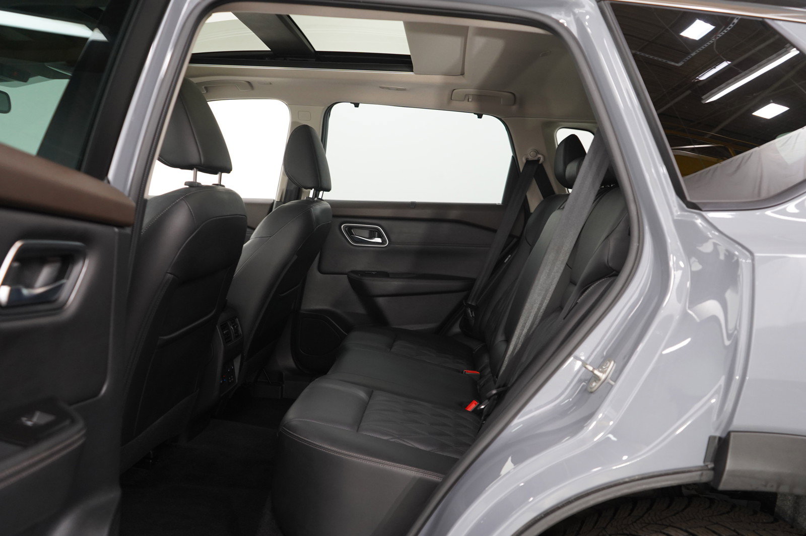 Used 2022 Nissan Rogue Platinum image 18