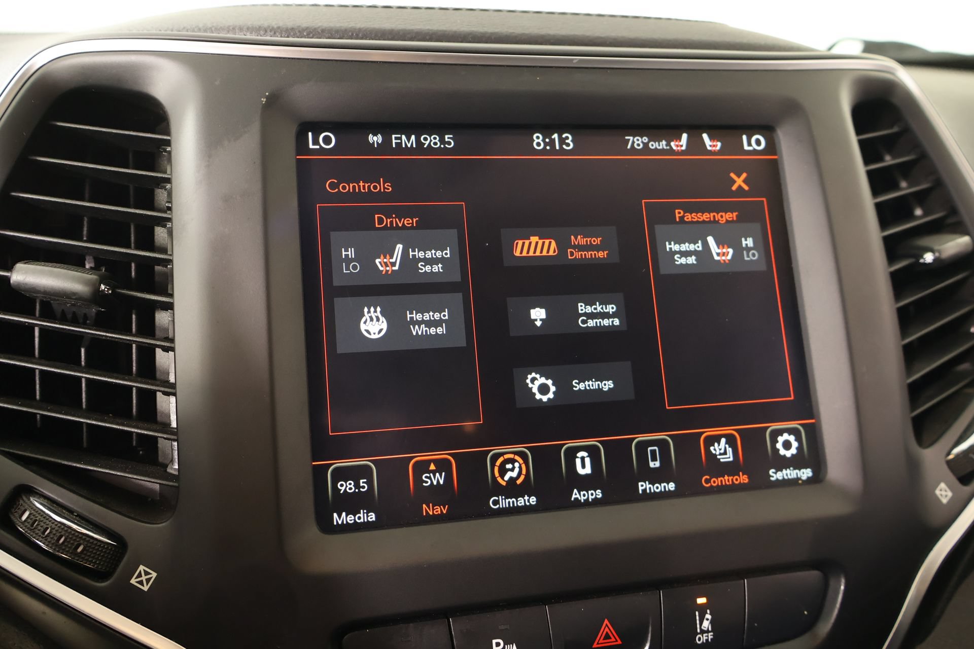 Used 2023 Jeep Cherokee Altitude Lux AWD/4WD image 8