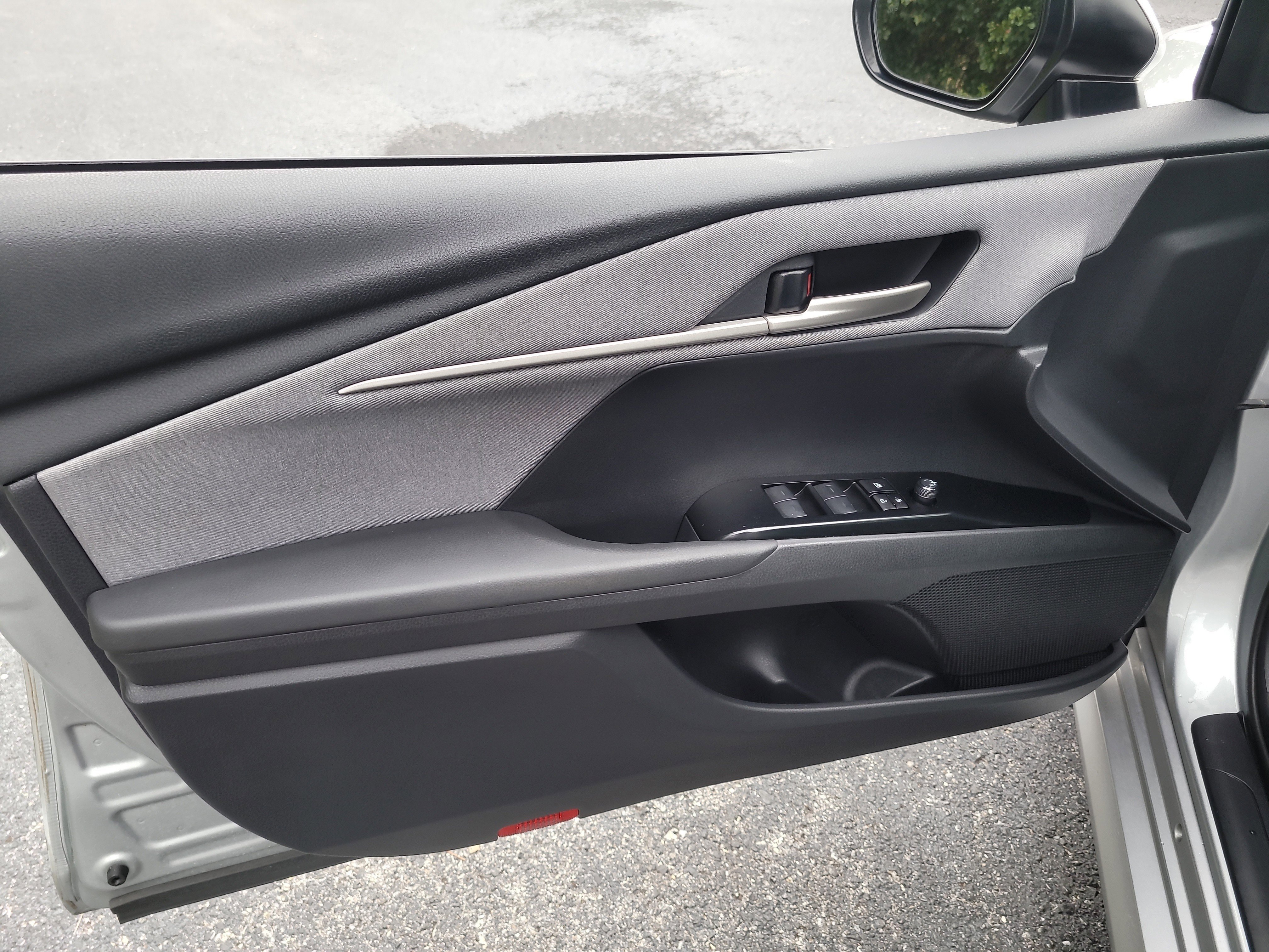 Used 2025 Toyota Camry LE image 16