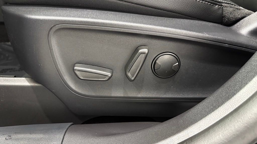 New 2025 Ford Escape SE w/ PHEV Premium Package image 12