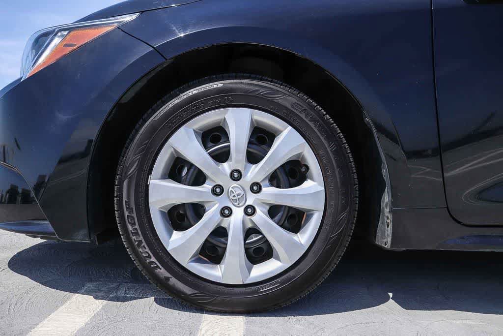Used 2025 Toyota Corolla LE FWD image 11