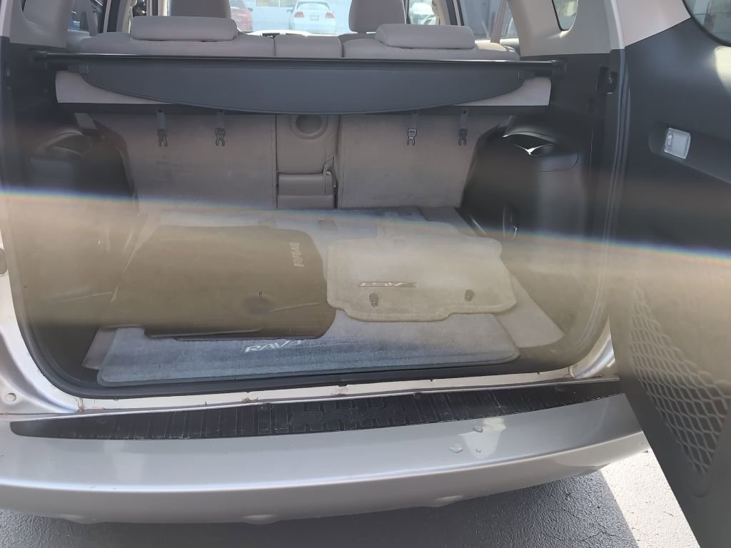 Used 2006 Toyota RAV4 Limited image 12