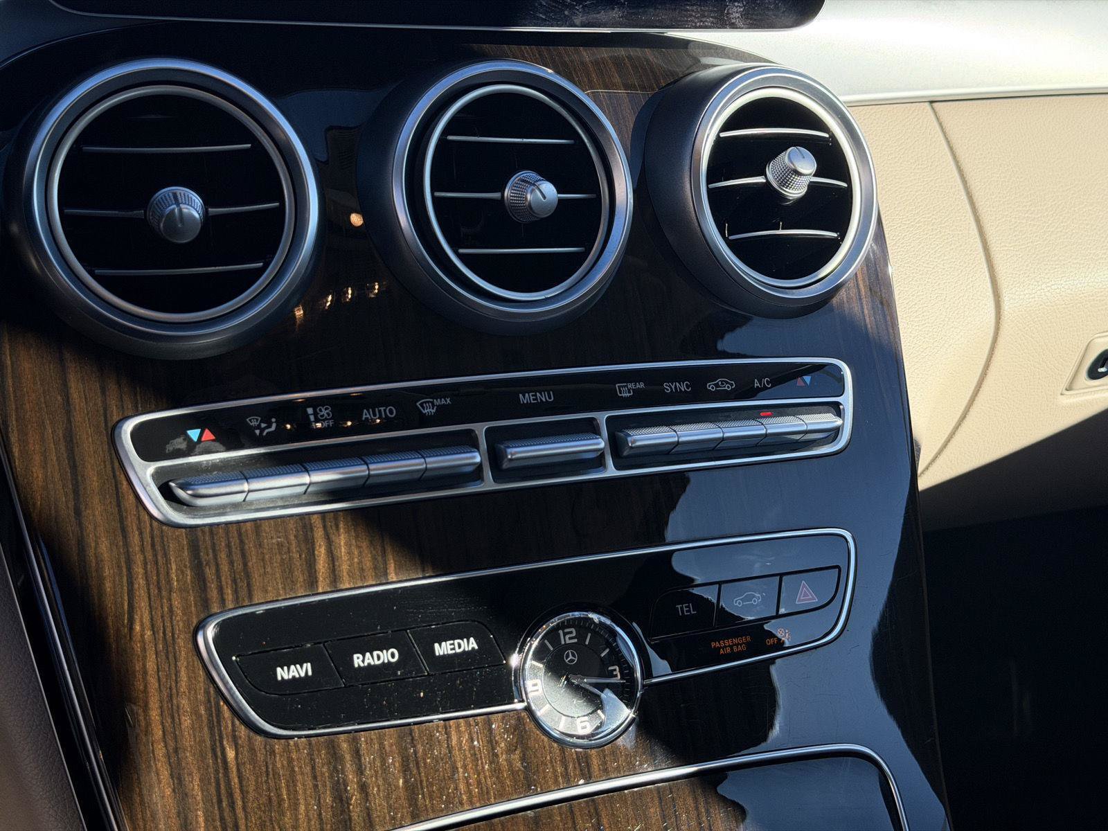 Used 2019 Mercedes-Benz C 300 4MATIC Sedan image 20