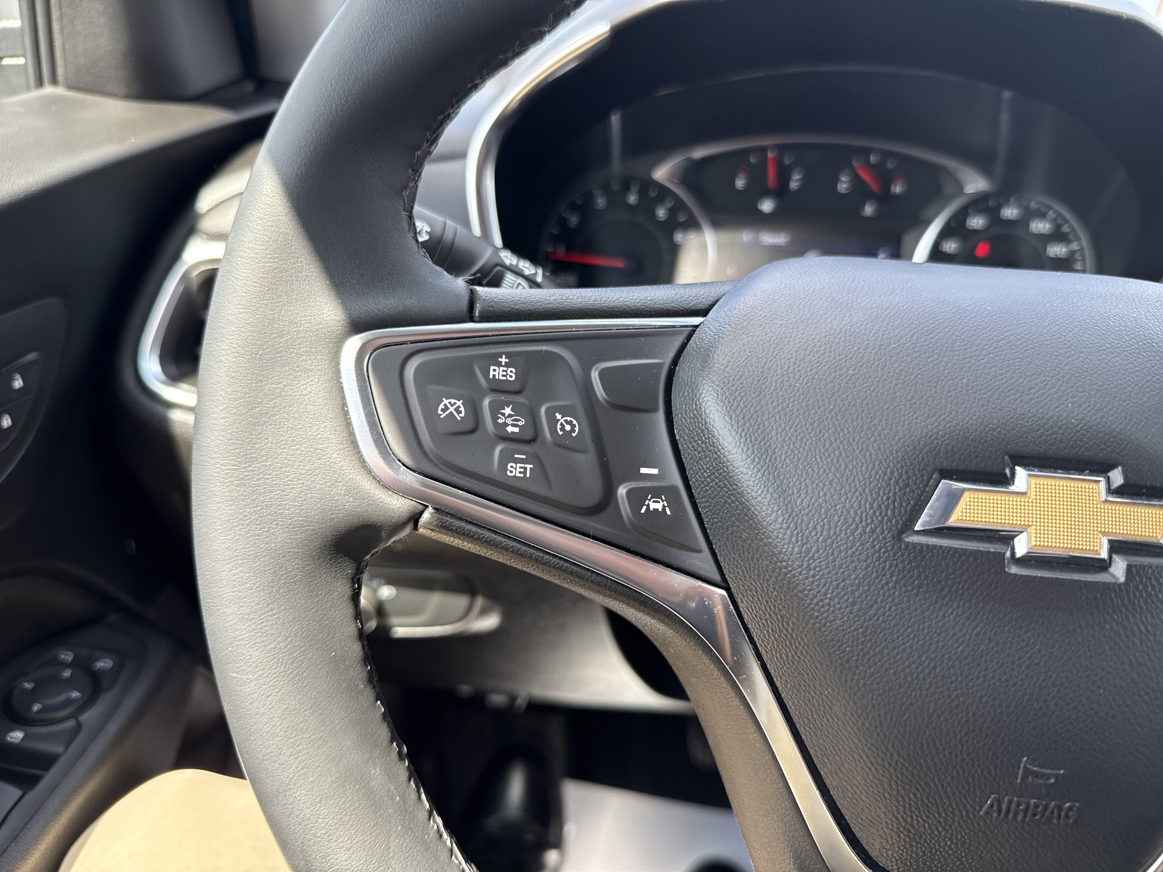 Used 2024 Chevrolet Equinox LT w/ LPO, Floor Liner Package AWD/4WD image 17