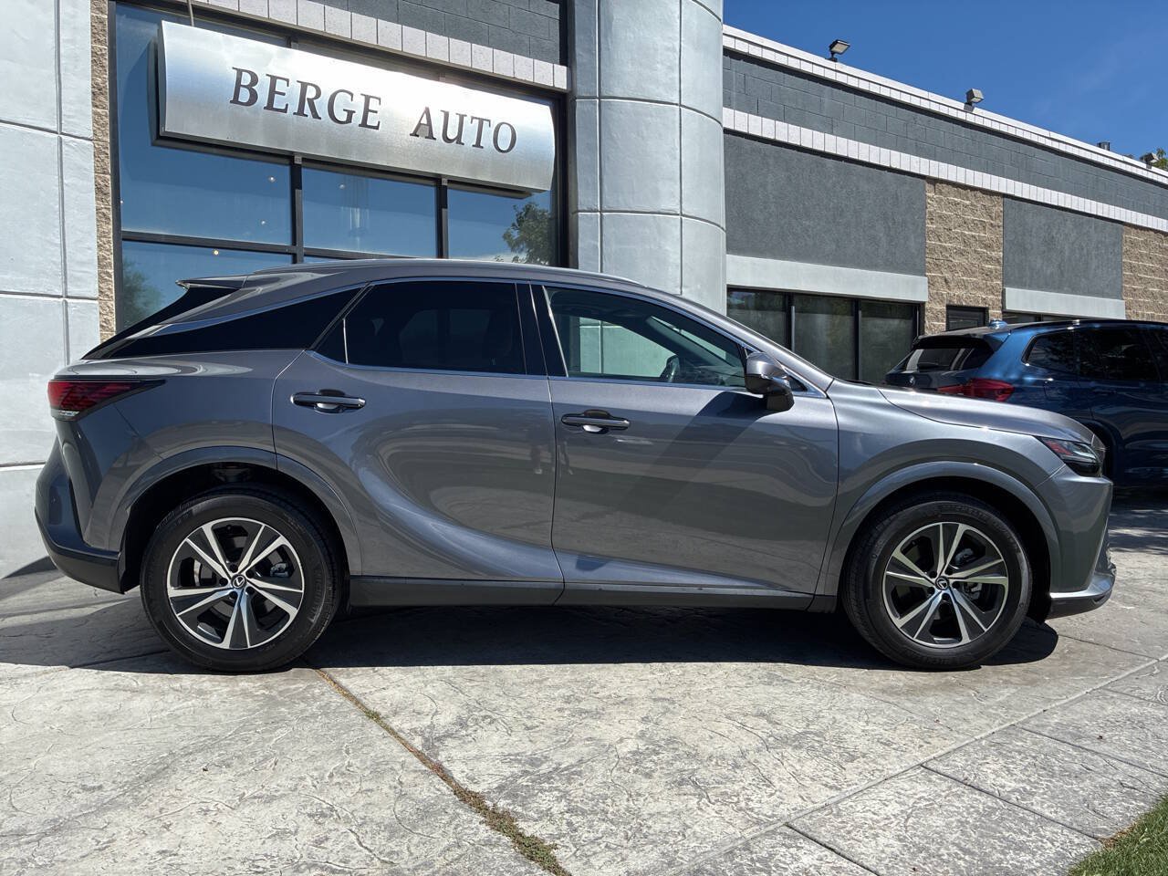 Used 2023 Lexus RX 350 Premium w/ Cold Area Package AWD/4WD image 6
