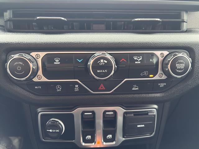 Used 2025 Jeep Wrangler Sport AWD/4WD image 19