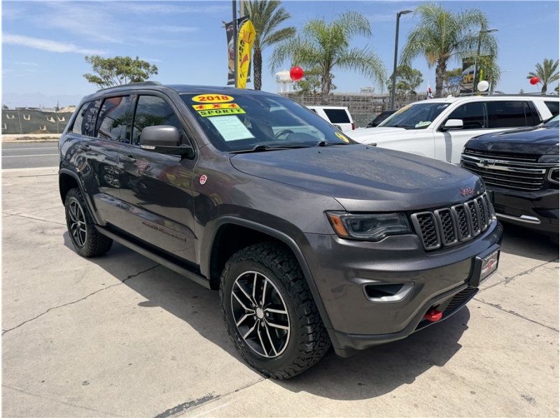 Used 2018 Jeep Grand Cherokee Trailhawk w/ Trailhawk Luxury Group AWD/4WD image 7