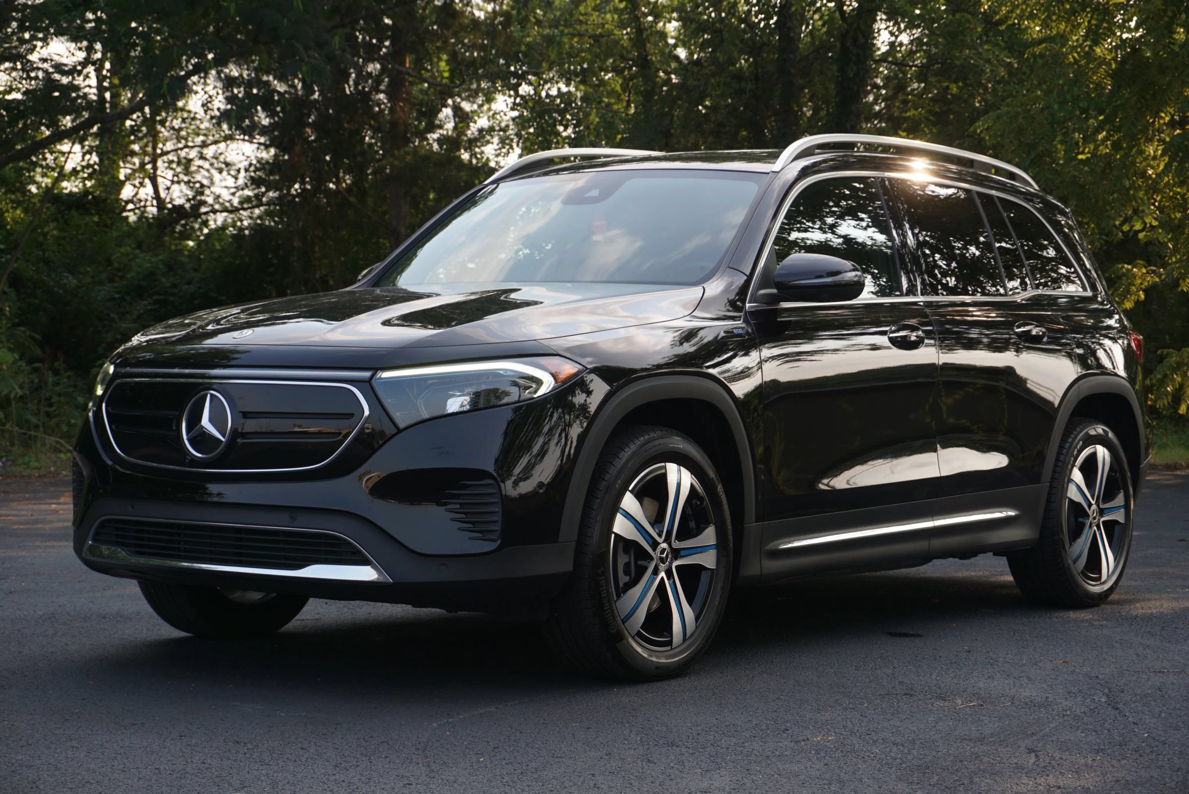 Used 2022 Mercedes-Benz EQB 350 4MATIC w/ Pinnacle Package image 1