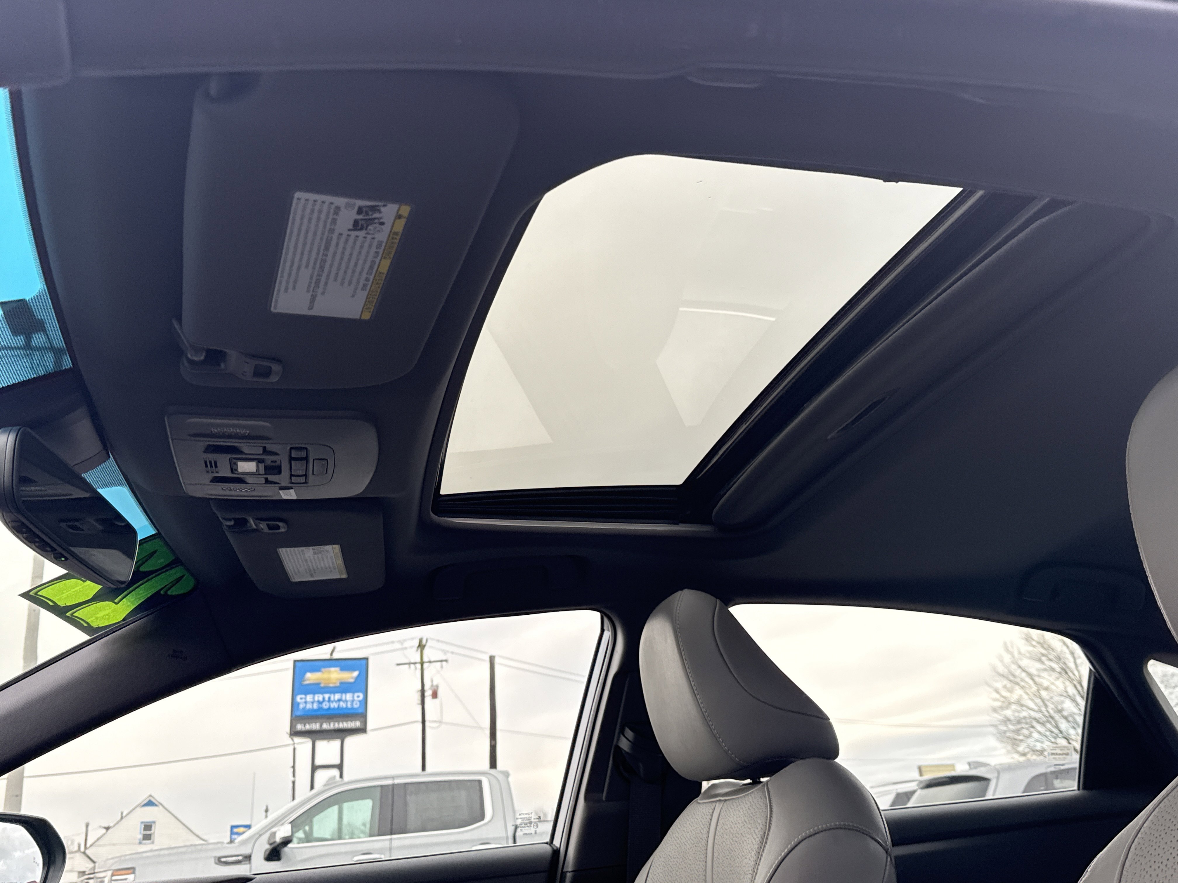 Used 2022 Toyota Avalon Limited image 30