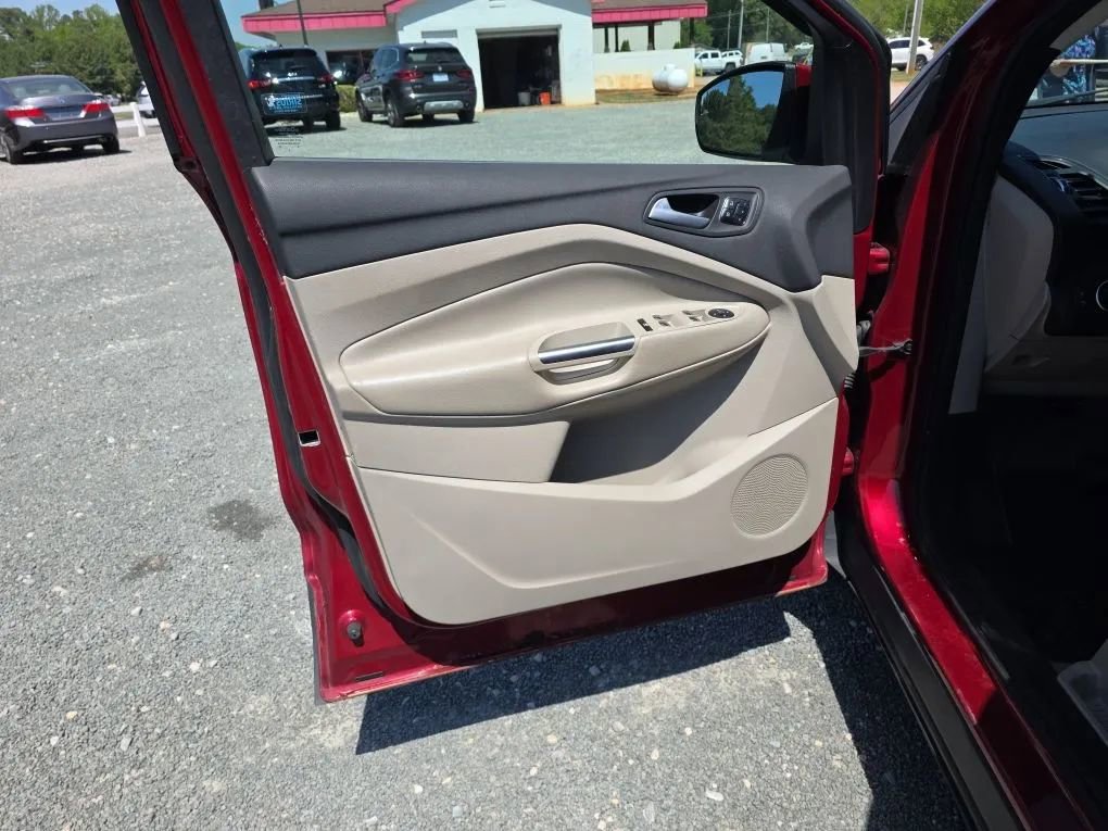 Used 2016 Ford Escape Titanium AWD/4WD image 41