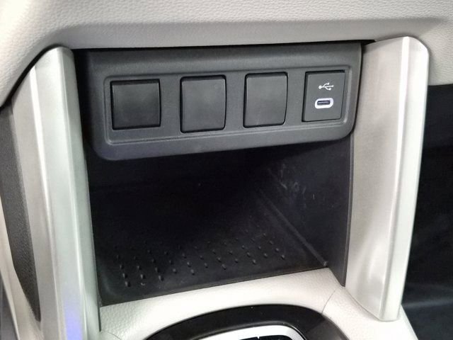 Used 2024 Toyota Corolla Cross L image 30