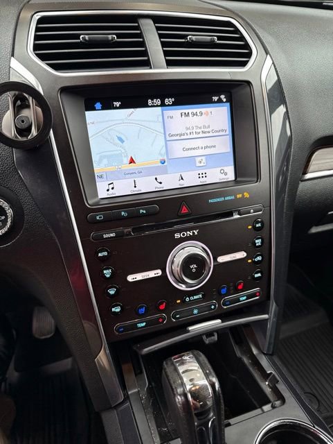 Used 2017 Ford Explorer Limited w/ Equipment Group 301A FWD image 4