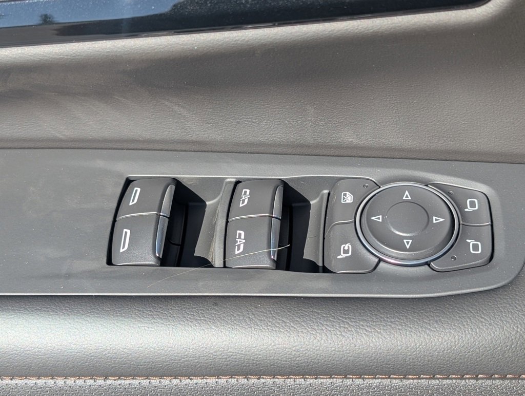 New 2026 Chevrolet Suburban High Country image 11