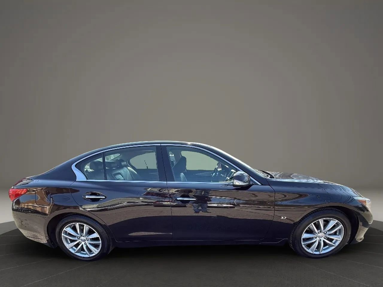 Used 2015 INFINITI Q50 Premium w/ Navigation Package image 4