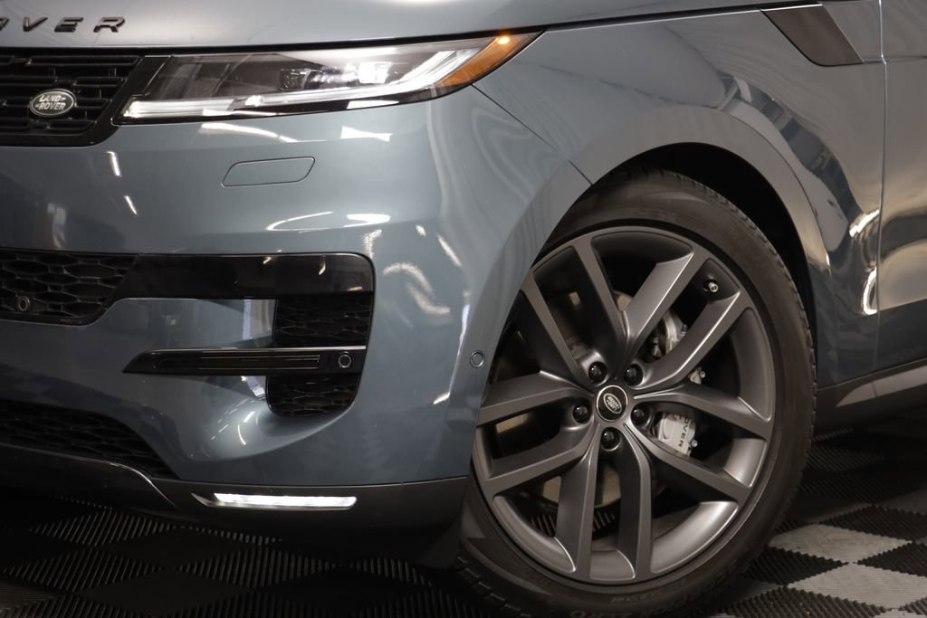Certified 2025 Land Rover Range Rover Sport SE AWD/4WD image 3