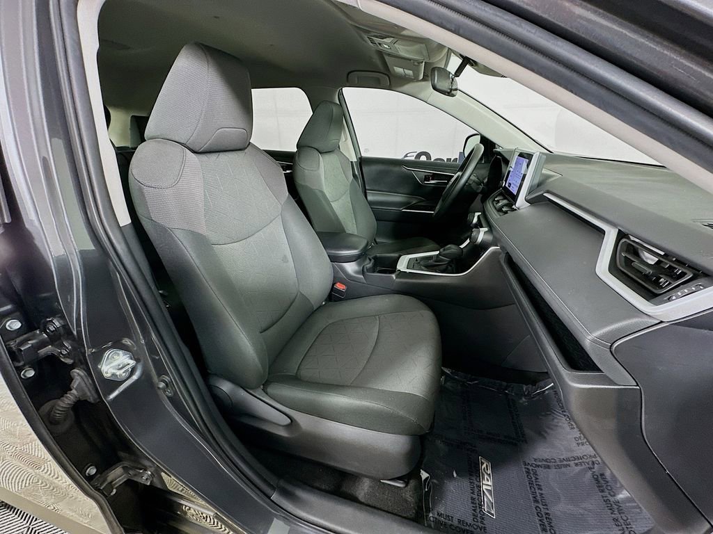 Used 2023 Toyota RAV4 XLE FWD image 32