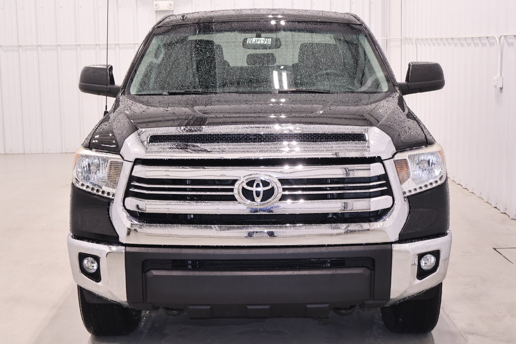 Used 2017 Toyota Tundra SR5 w/ TRD Off Road Package AWD/4WD image 5