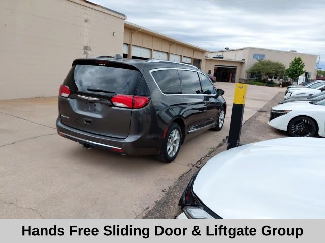 Used 2019 Chrysler Pacifica Touring-L Plus FWD image 5