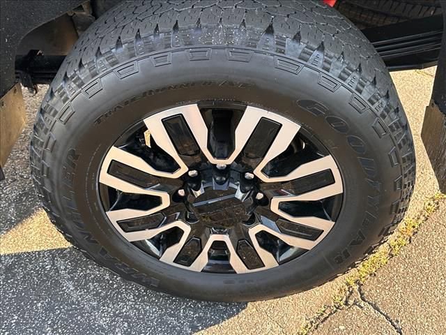 Certified 2025 GMC Sierra 2500 Denali Ultimate AWD/4WD image 39