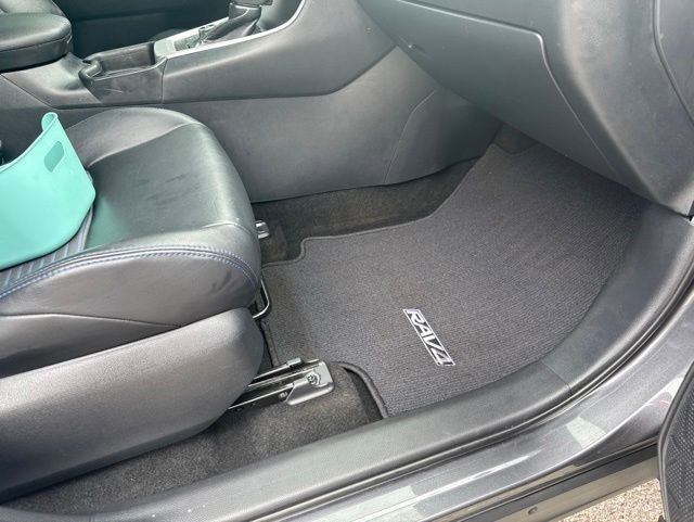 Used 2019 Toyota RAV4 XSE AWD/4WD image 16