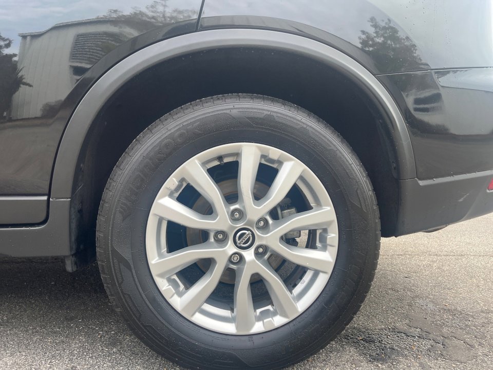 Used 2019 Nissan Rogue SV image 22