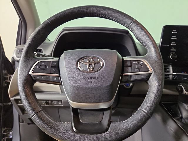 Used 2022 Toyota Sienna XLE FWD image 22