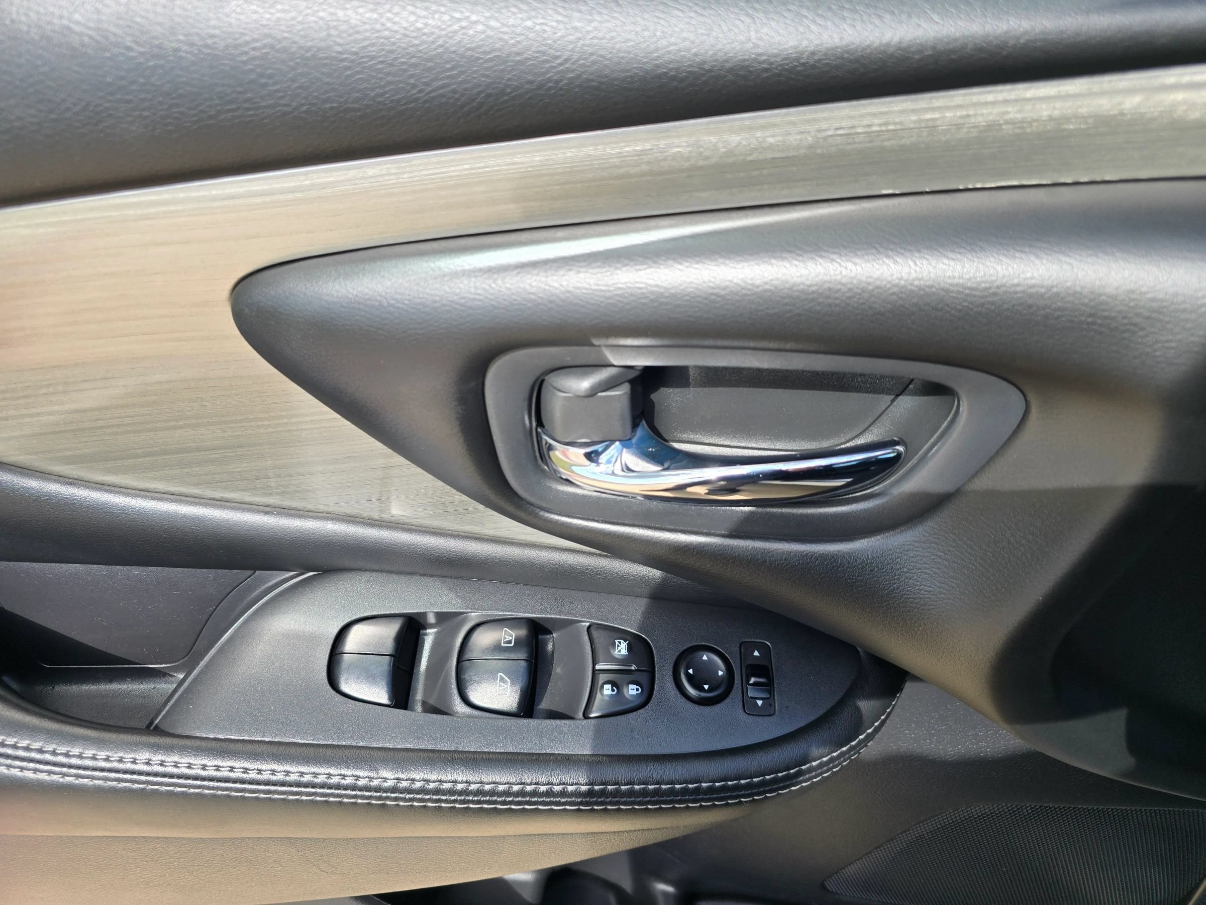 Used 2017 Nissan Murano SV w/ Premium Plus Package FWD image 18