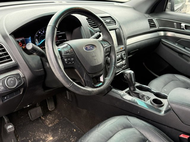 Used 2018 Ford Explorer XLT w/ Equipment Group 202A image 12