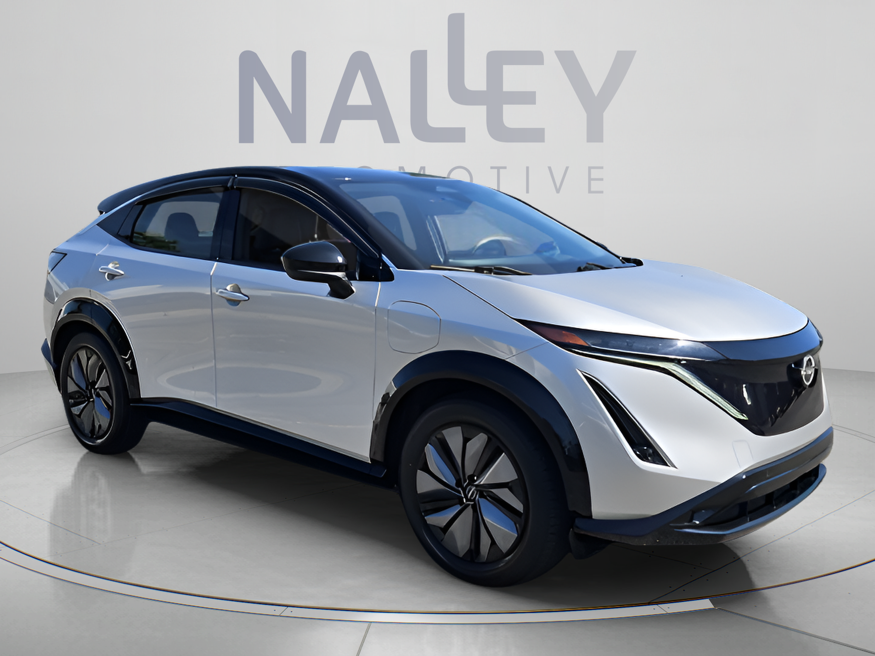 Used 2023 Nissan Ariya FWD image 1