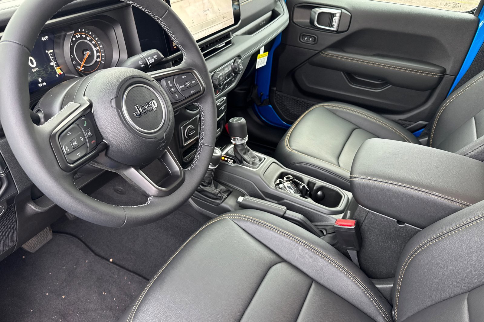 New 2025 Jeep Gladiator High Tide image 8