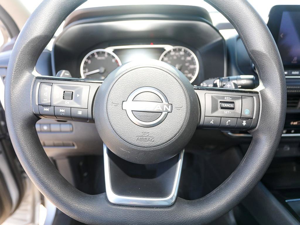 Used 2023 Nissan Rogue SV image 17