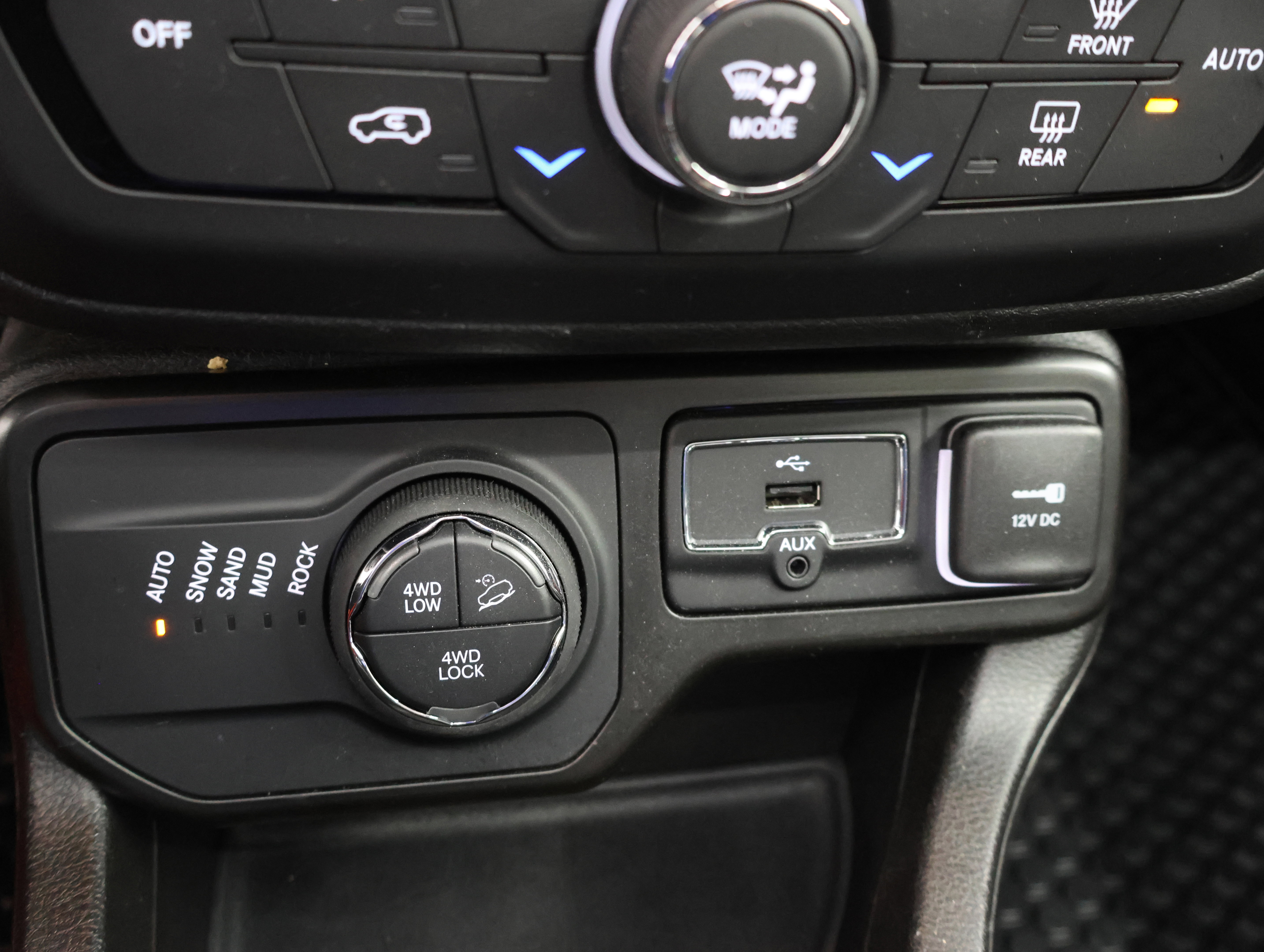 Used 2023 Jeep Renegade Trailhawk w/ Sun/Sound Group AWD/4WD image 44