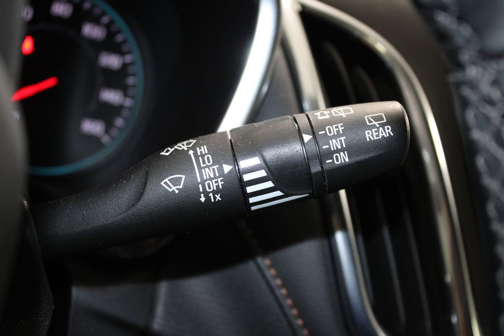 Used 2023 Chevrolet Equinox Premier FWD image 24