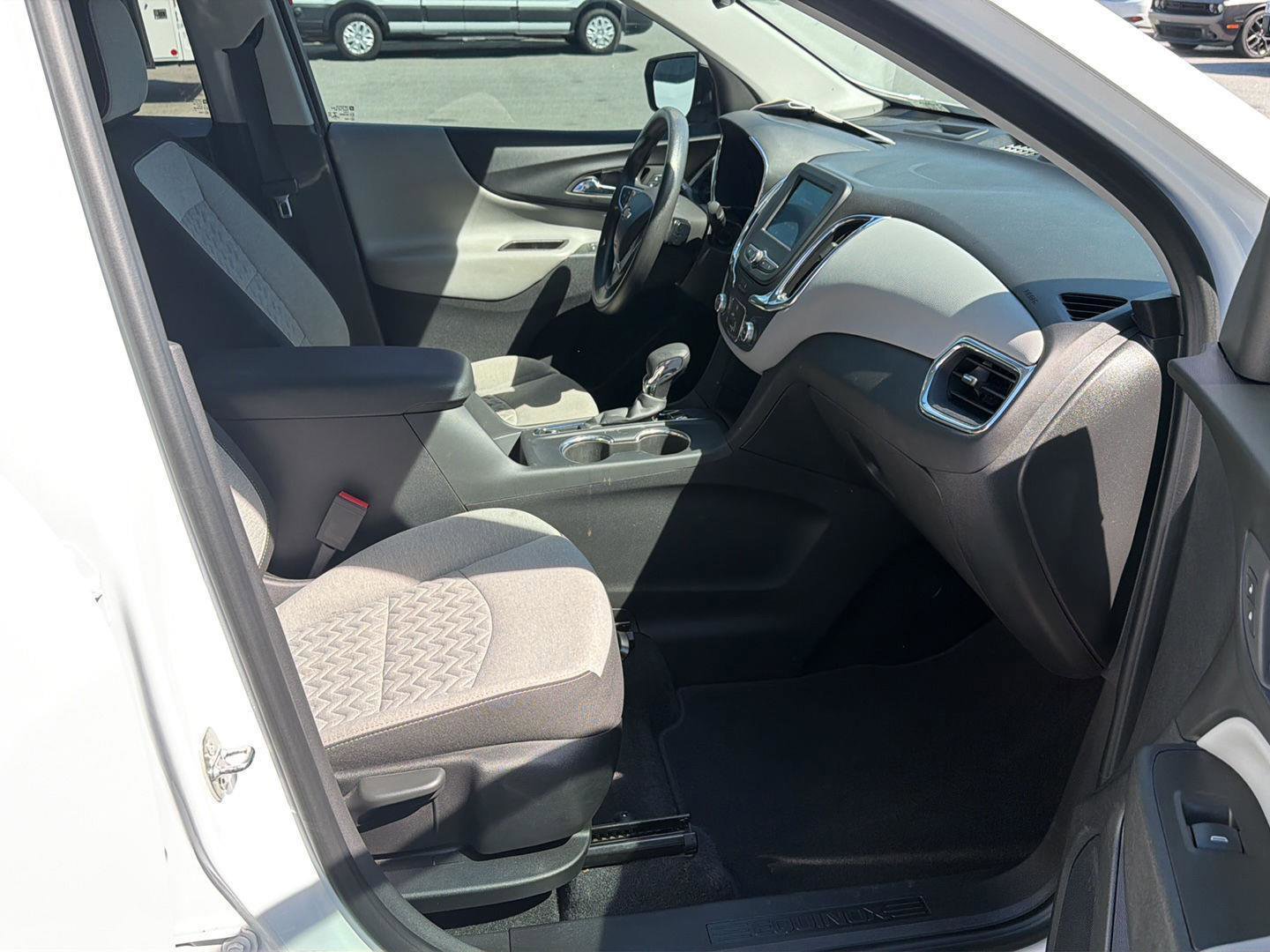Used 2023 Chevrolet Equinox LS w/ LS Convenience Package FWD image 13