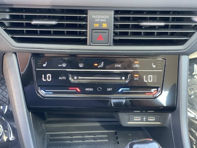 New 2026 Volkswagen Jetta SE FWD image 17