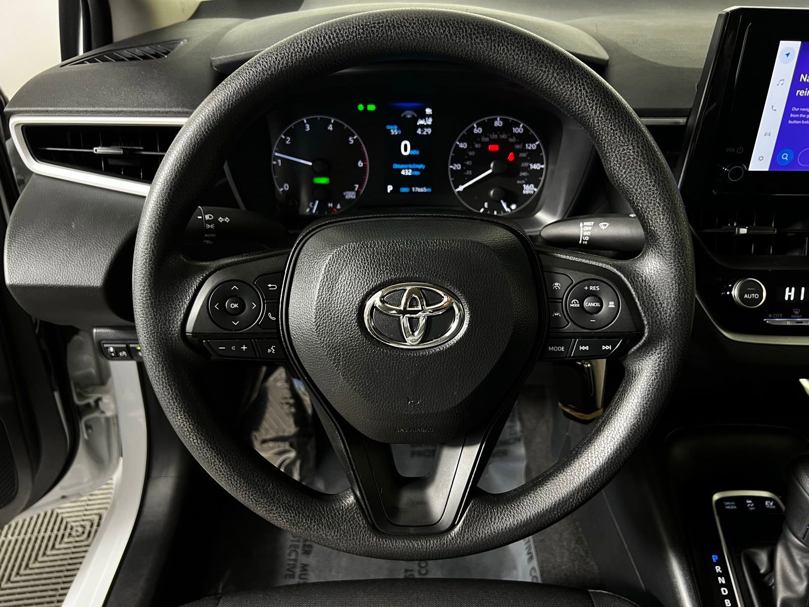 Certified 2025 Toyota Corolla LE image 13