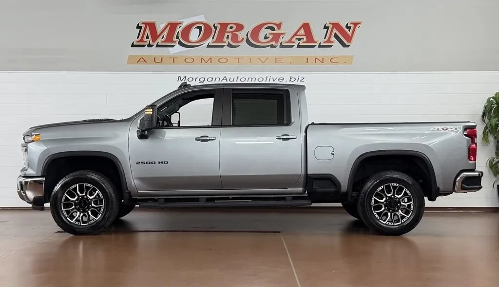 Used 2024 Chevrolet Silverado 2500 LT w/ Convenience Package AWD/4WD image 6