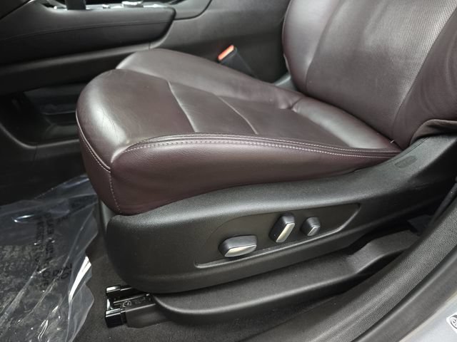 Used 2023 Cadillac XT6 Premium Luxury w/ LPO, Floor Liner Package FWD image 28