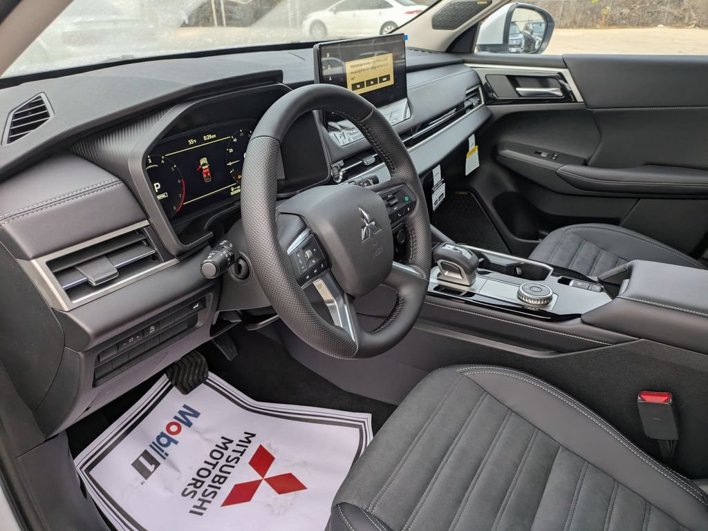 New 2026 Mitsubishi Outlander SE FWD image 9