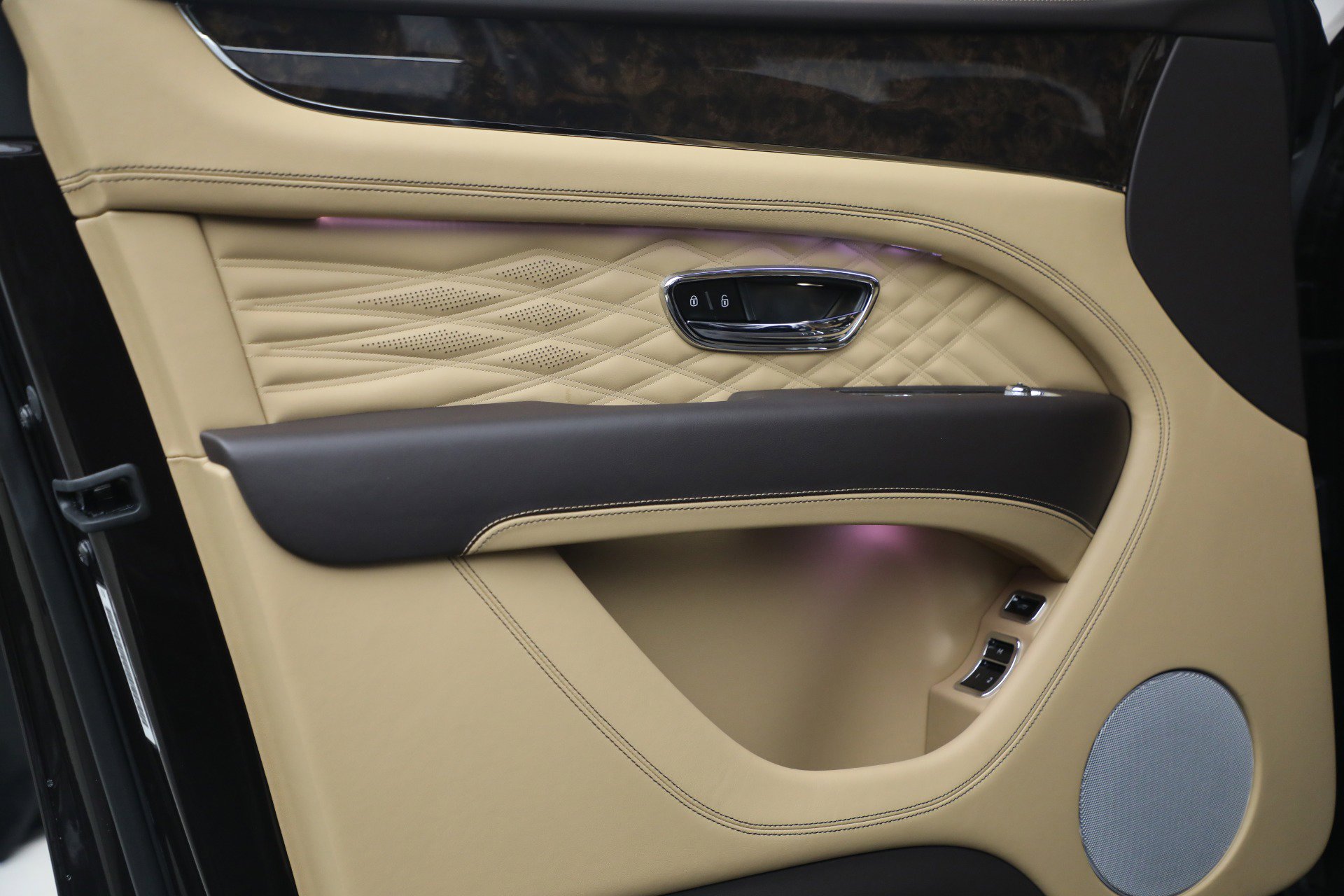 New 2026 Bentley Bentayga AWD/4WD image 18