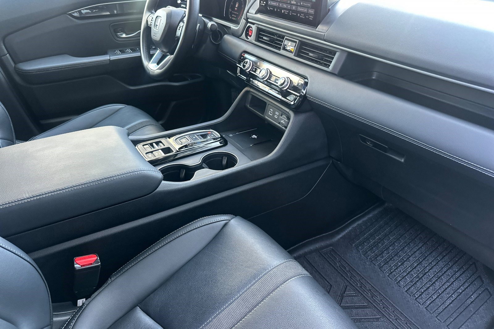 Used 2025 Honda Pilot EX-L image 21