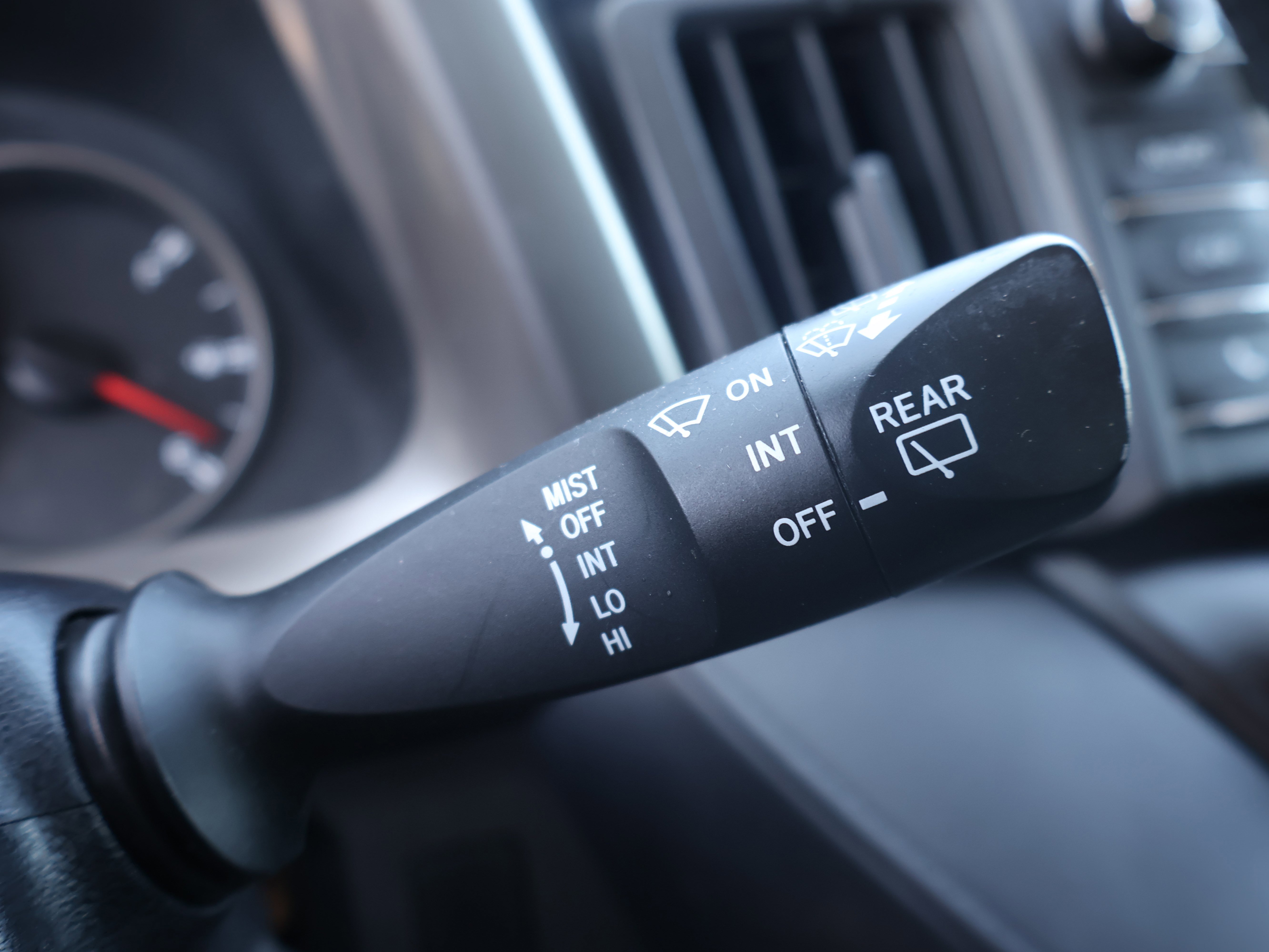 Used 2016 Toyota RAV4 LE AWD/4WD image 28