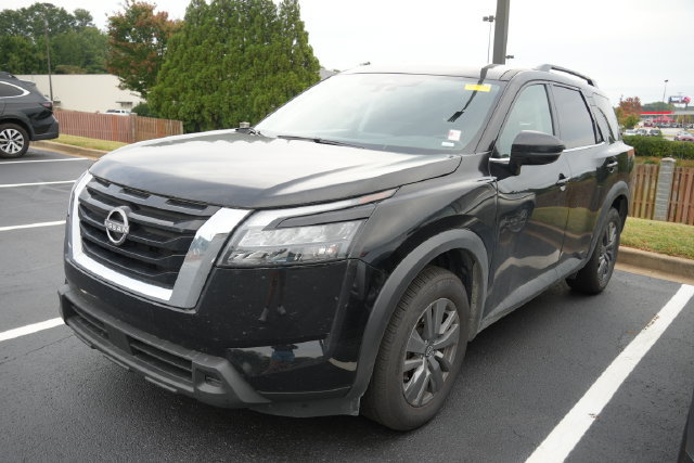 Used 2025 Nissan Pathfinder SV FWD image 7