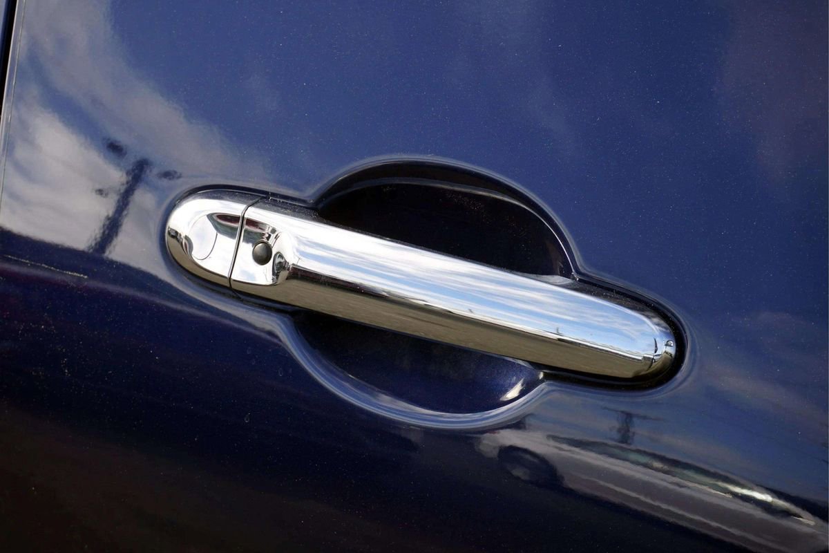 Used 2013 Nissan Versa SL w/ SL Tech Pkg image 10