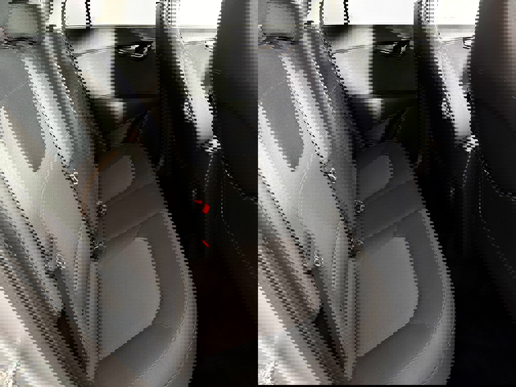 Used 2023 Kia Niro LX image 34