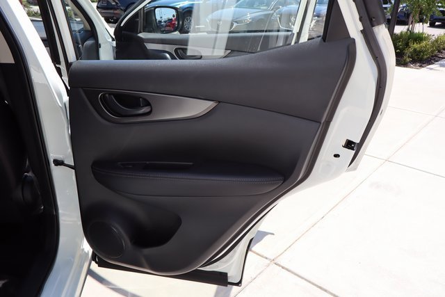 Used 2022 Nissan Rogue Sport S image 26